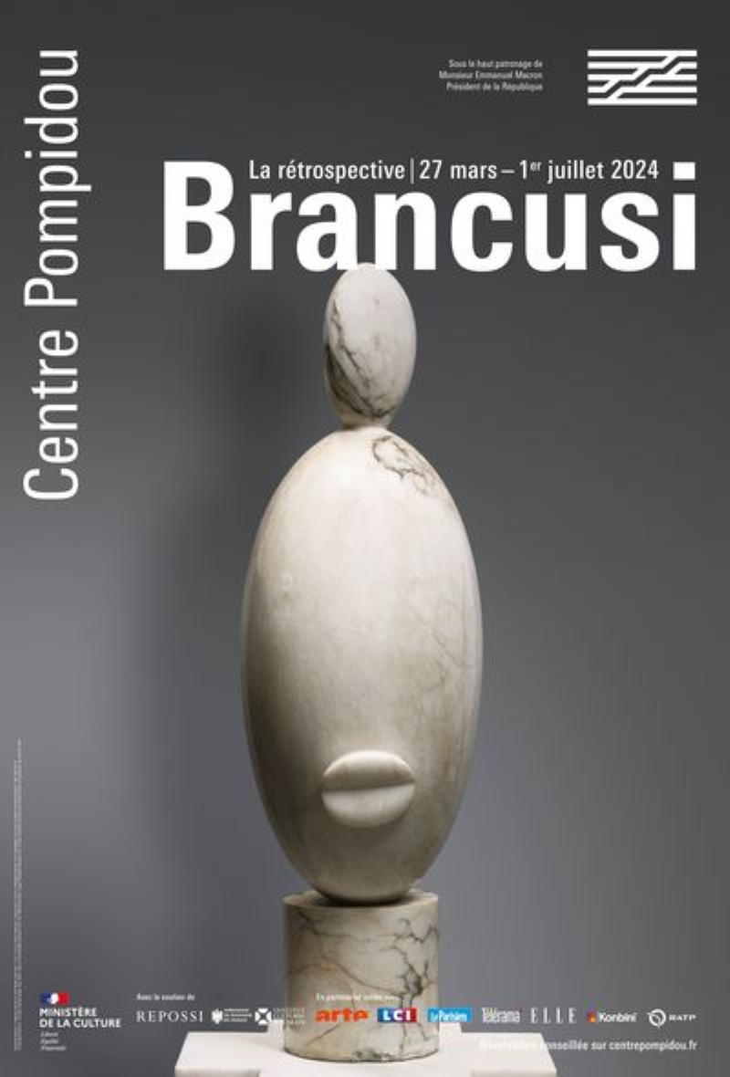 La sculpture "Le Baiser" de Brancusi montrant des formes simplifiées et une esthétique moderniste en pierre calcaire